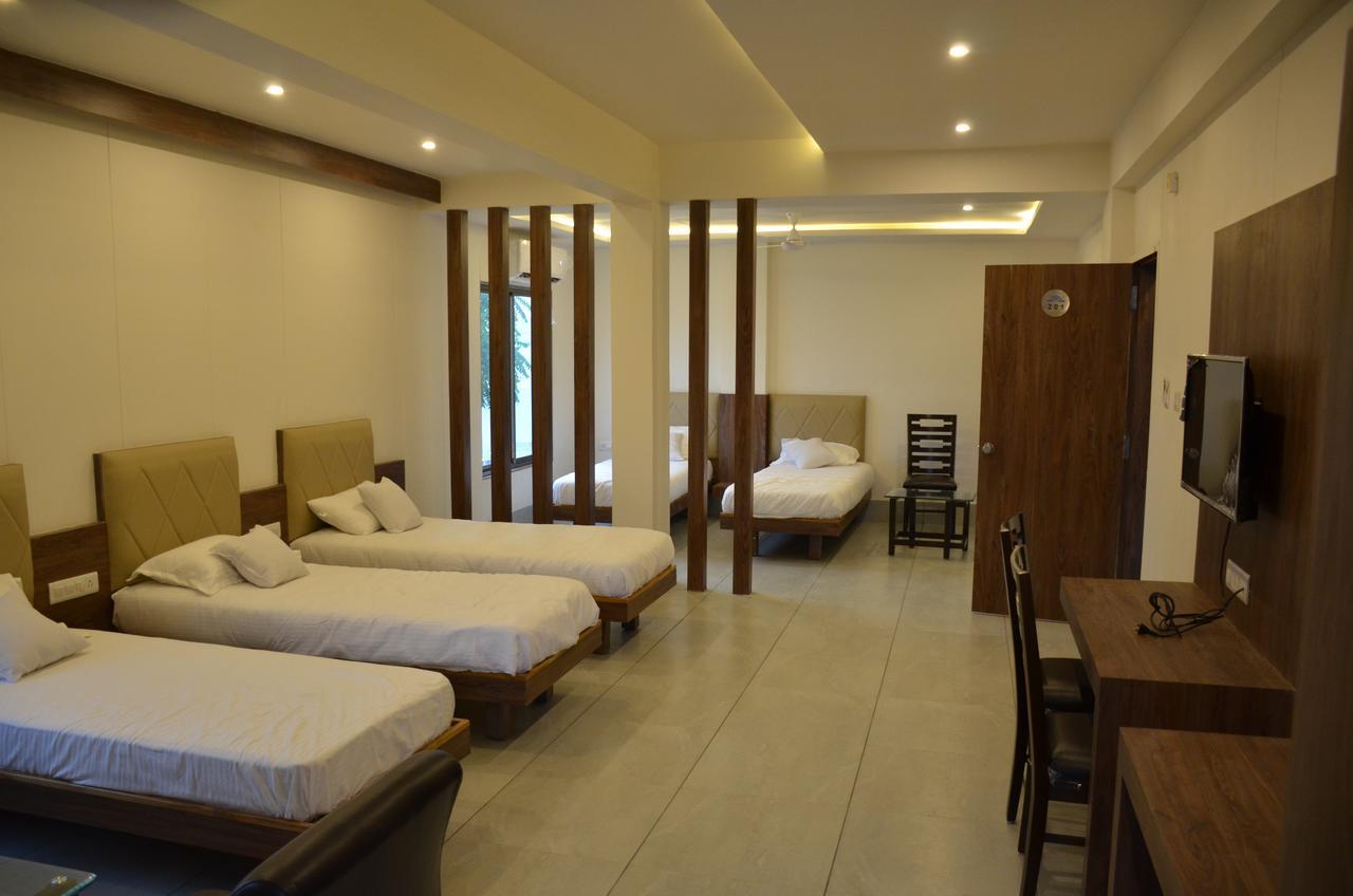 Apple Residency Hotel Pātan Exterior photo
