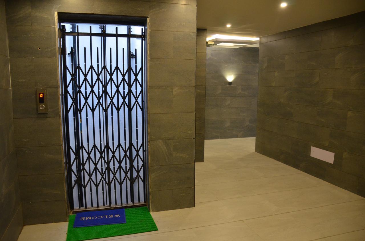 Apple Residency Hotel Pātan Exterior photo