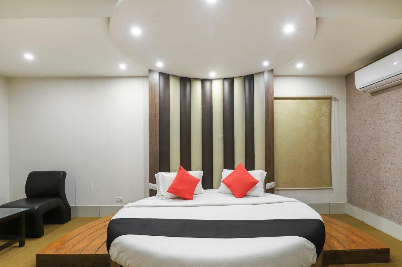 Apple Residency Hotel Pātan Exterior photo