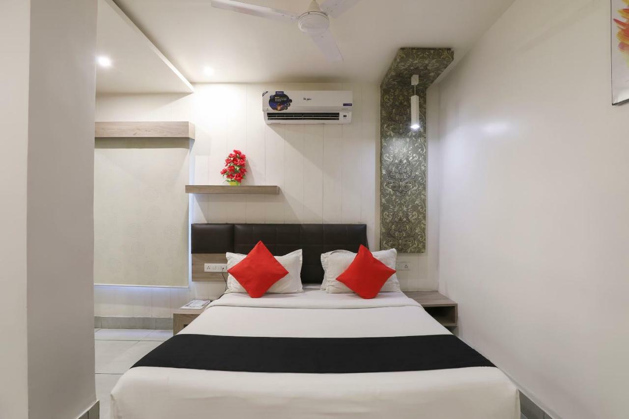 Apple Residency Hotel Pātan Exterior photo
