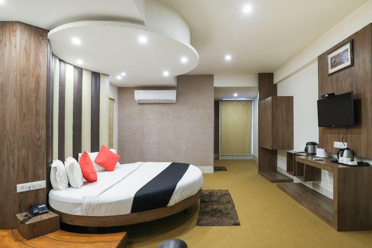 Apple Residency Hotel Pātan Exterior photo