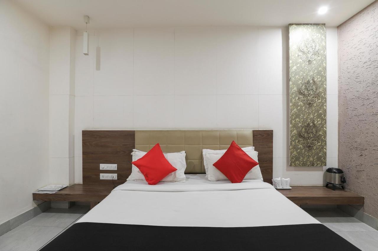 Apple Residency Hotel Pātan Exterior photo